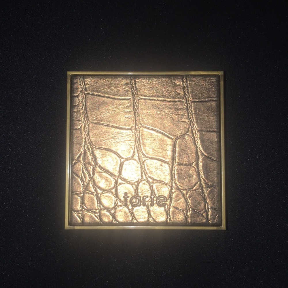 Mini Tarte bronzer in Park Ave Princess